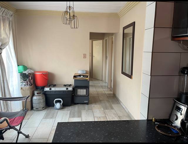 3 BEDROOM FREEHOLD FOR SALE IN ROSSLYN